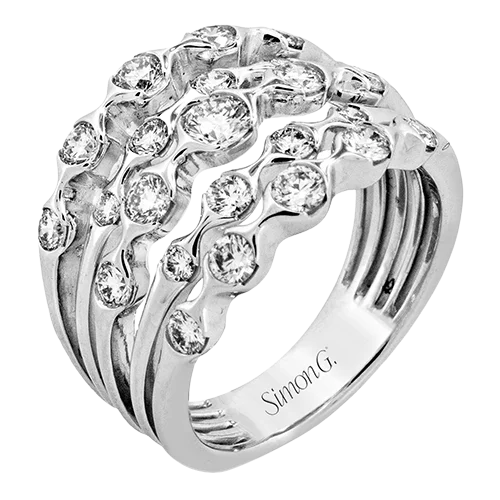 Marquise - Cut Women's Diamond Rings in Palladium for a Unique and Elongated ShapeRight Hand Ring in 18k Gold with Diamonds Marquise - Cut Women's Diamond Rings in Palladium for a Unique and Elongated ShapeRight Hand Ring in 18k Gold with Diamonds
