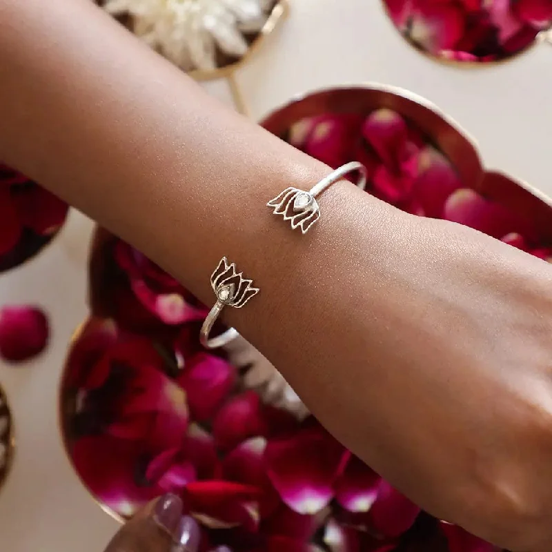 Vintage - Inspired Bangle Bracelets with Filigree and Rhinestone Accents92.5 Silver Oxidize lotus bangle Vintage - Inspired Bangle Bracelets with Filigree and Rhinestone Accents92.5 Silver Oxidize lotus bangle